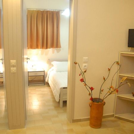 Takis Hotel Apartments Ialisos Exterior foto