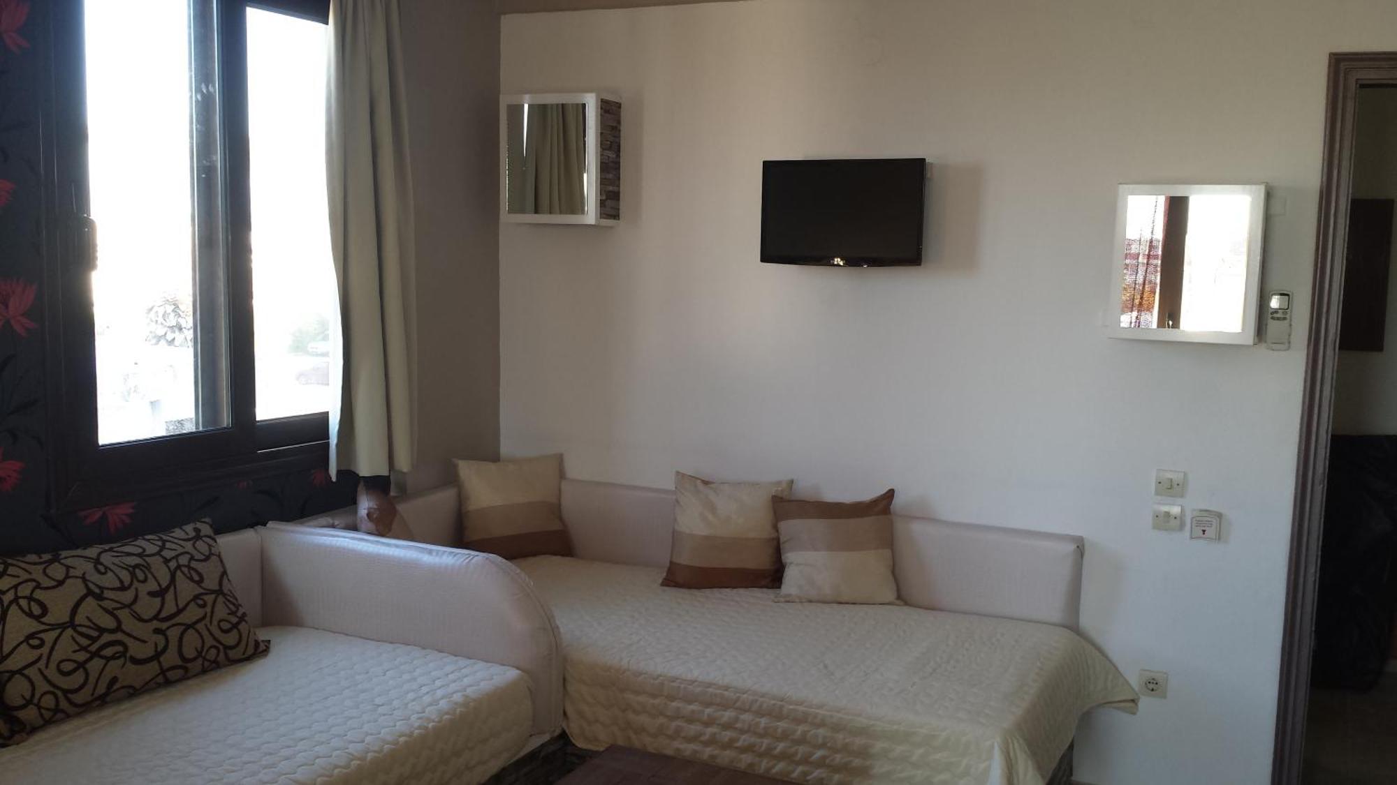 Takis Hotel Apartments Ialisos Exterior foto