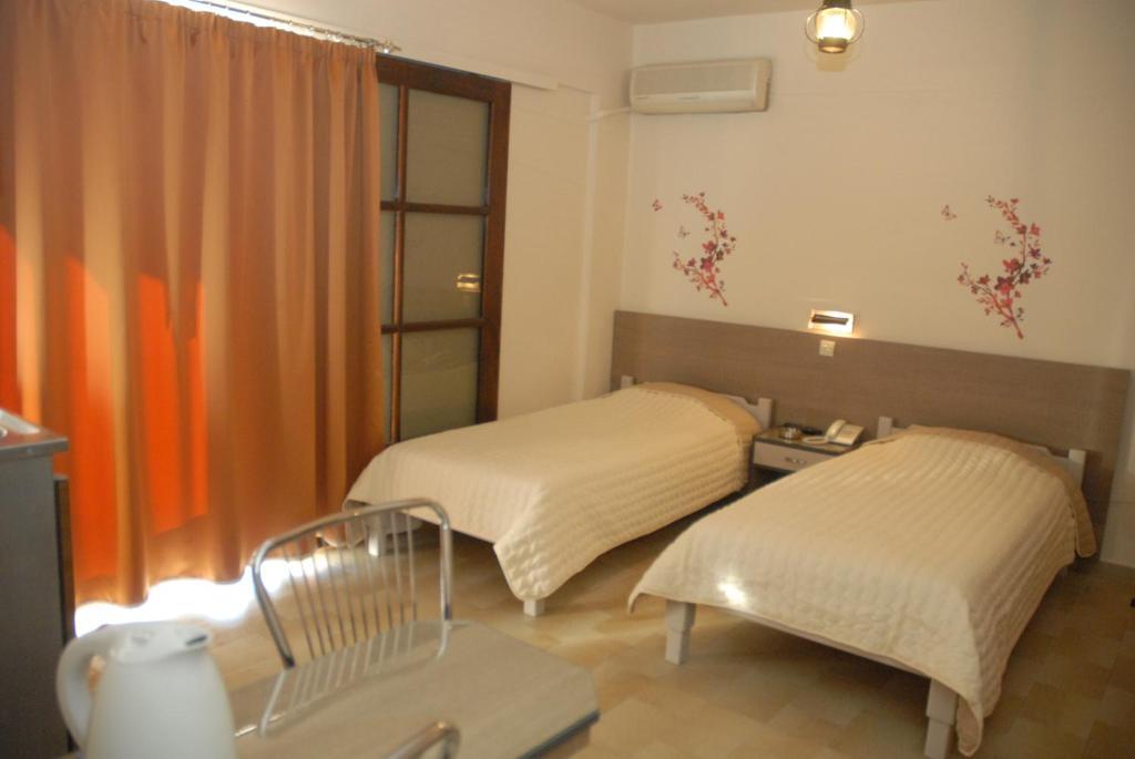 Takis Hotel Apartments Ialisos Exterior foto