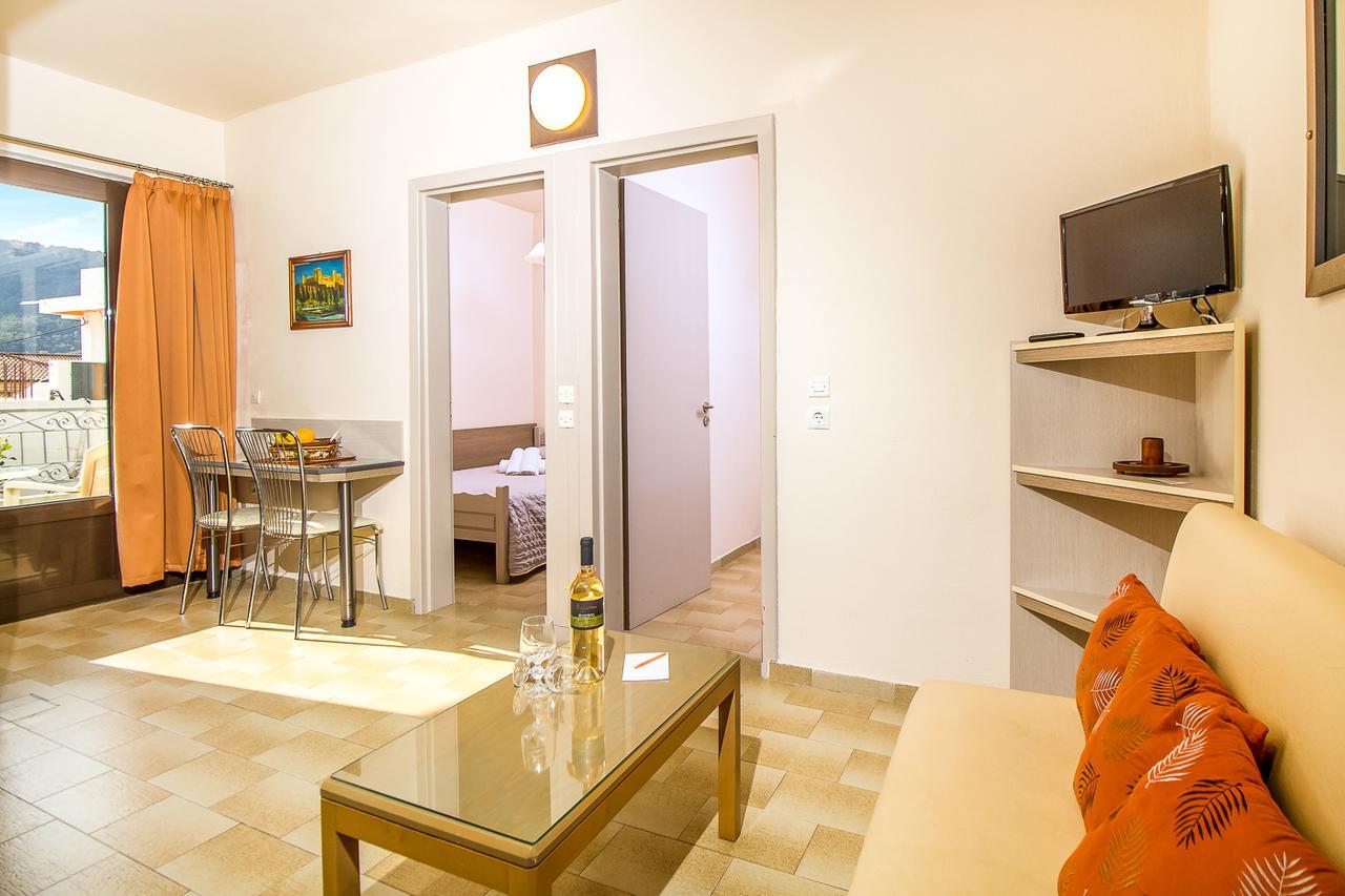 Takis Hotel Apartments Ialisos Exterior foto