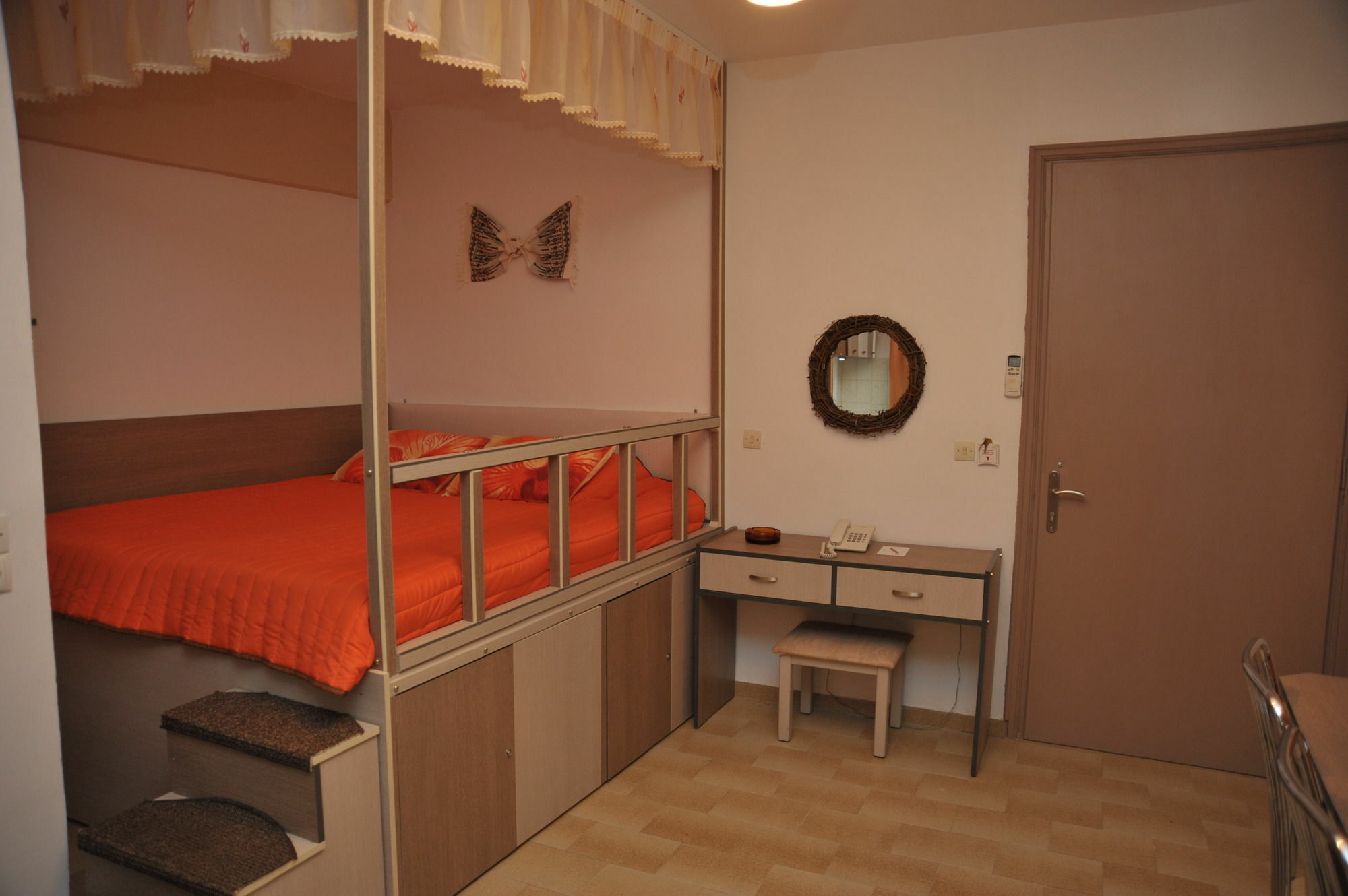 Takis Hotel Apartments Ialisos Exterior foto