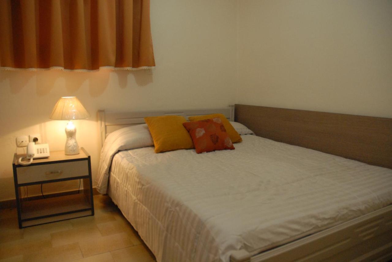 Takis Hotel Apartments Ialisos Habitación foto